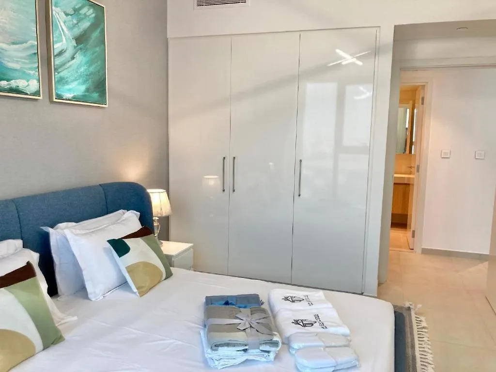 Apartment Luxurious 1-Bedroom With Skyline View In Downtown Views II Dubai